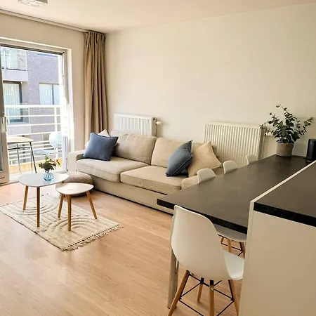 דירה Jeej- Near The *