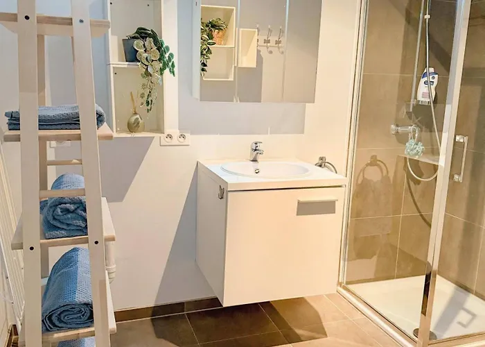 Jeej- Near The אוסטנדה