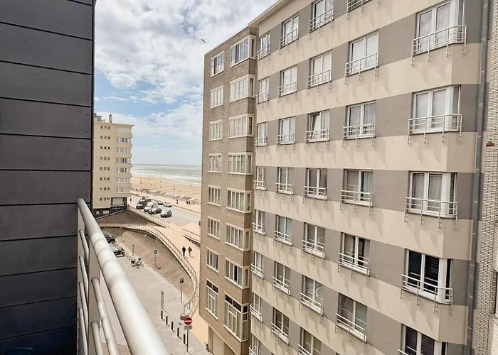 דירה Jeej- Near The *