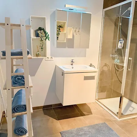 Jeej- Near The 奥斯滕德